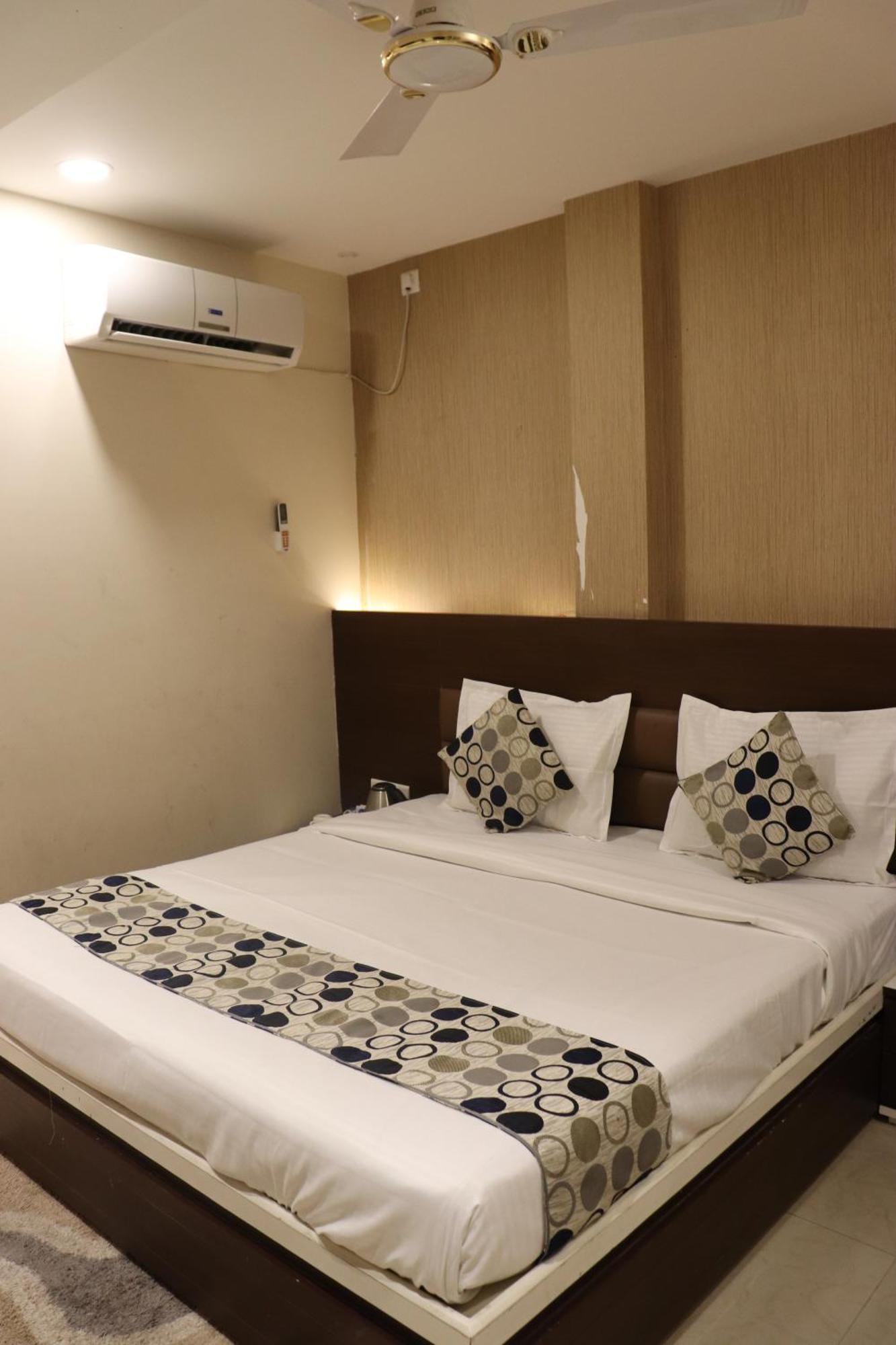 Heritage Blue Hotel Lucknow